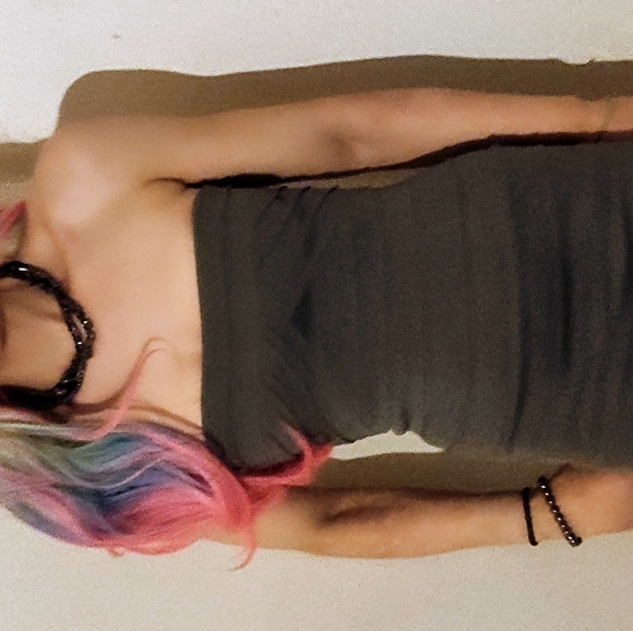 Host Pic- BCBG MAXAZRIA-EUC-GREY HORIZONTAL-LINES BODYCON STRAPLESS DRESS-SIZE:2 - Picture 5 of 9